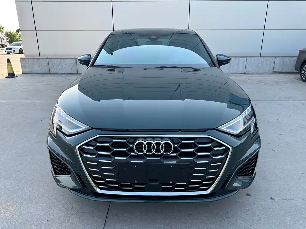 Audi A3 2023 — фото 2