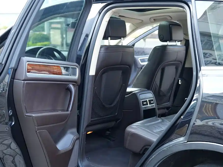 Volkswagen Touareg 2015 — фото 21
