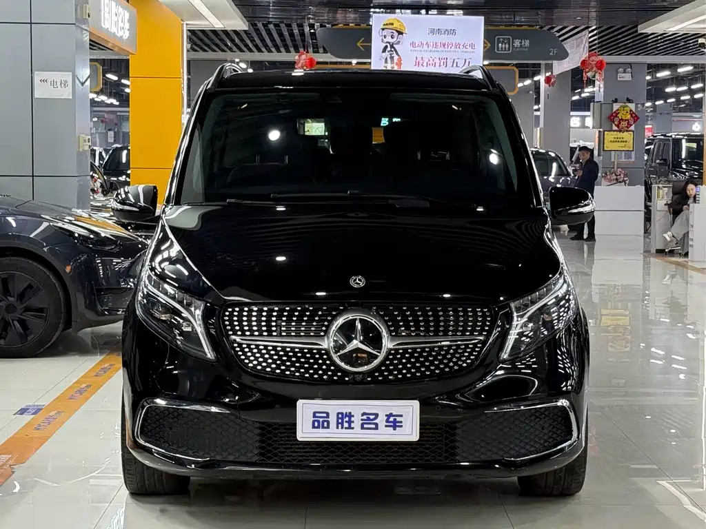 Mercedes-Benz V-Class 2024 — фото 2