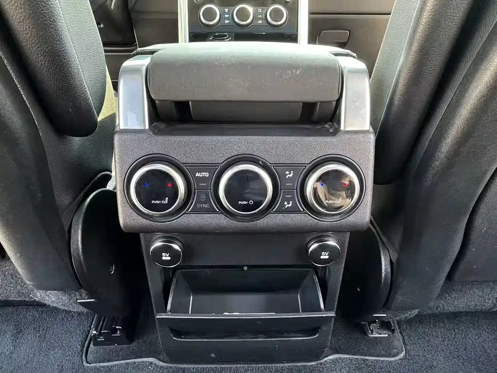 Land Rover Discovery 2019 — фото 16
