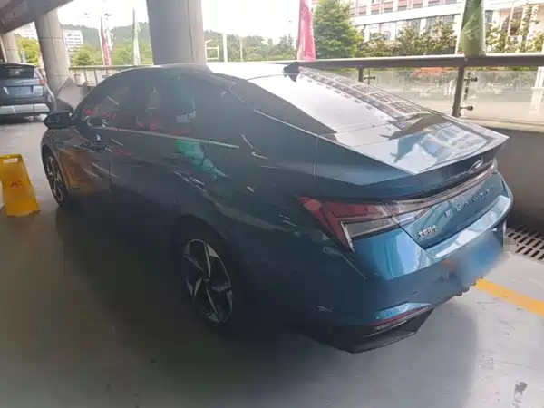Hyundai Elantra 2022