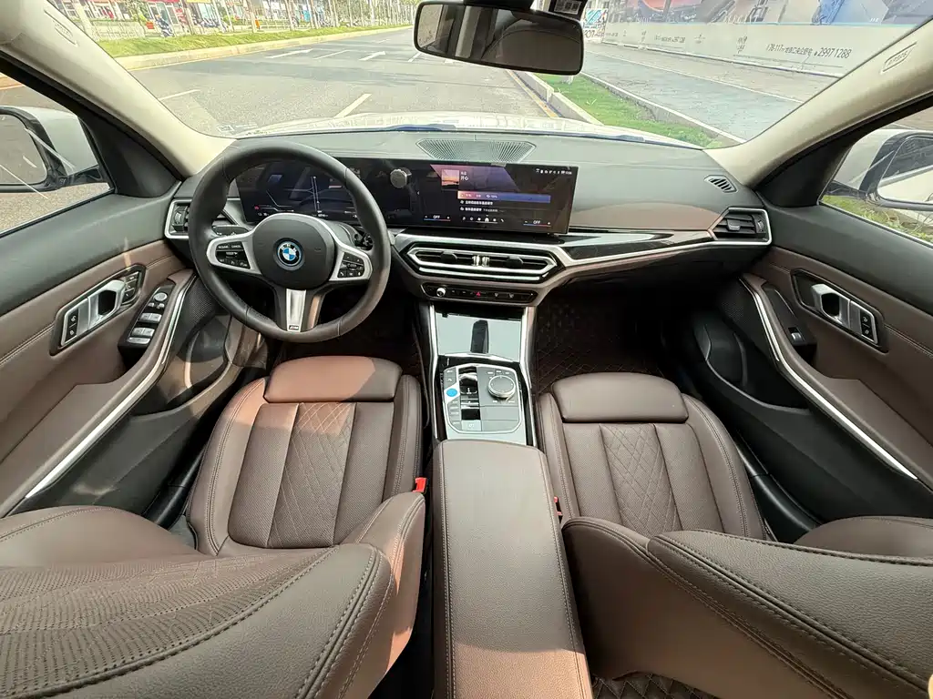 BMW i3 2024 — фото 9
