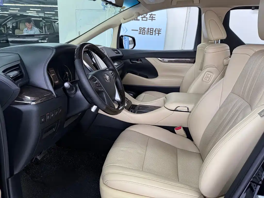 Toyota Vellfire 2020 — фото 2
