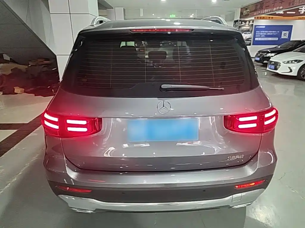 Mercedes-Benz GLB 2025