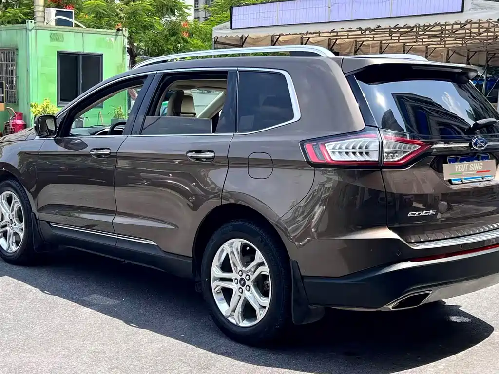 Ford Edge 2016 — фото 12
