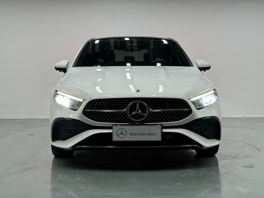 Mercedes-Benz A-Class 2024 — фото 3