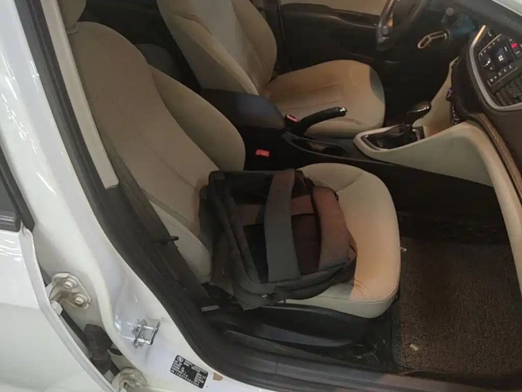 Buick Excelle GT 2017 — фото 25