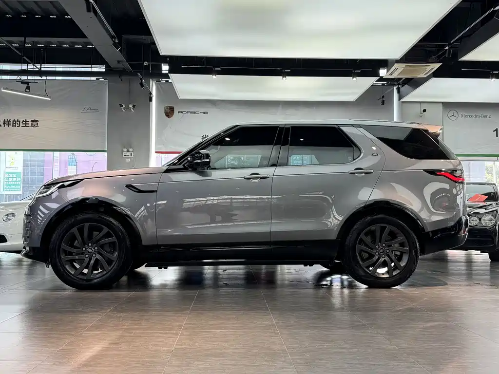 Land Rover Discovery 2021 — фото 18