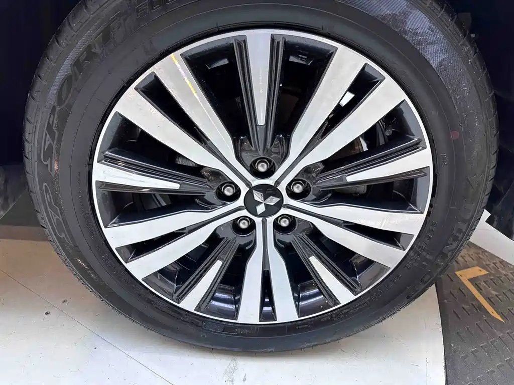 Mitsubishi Outlander 2023 — фото 22