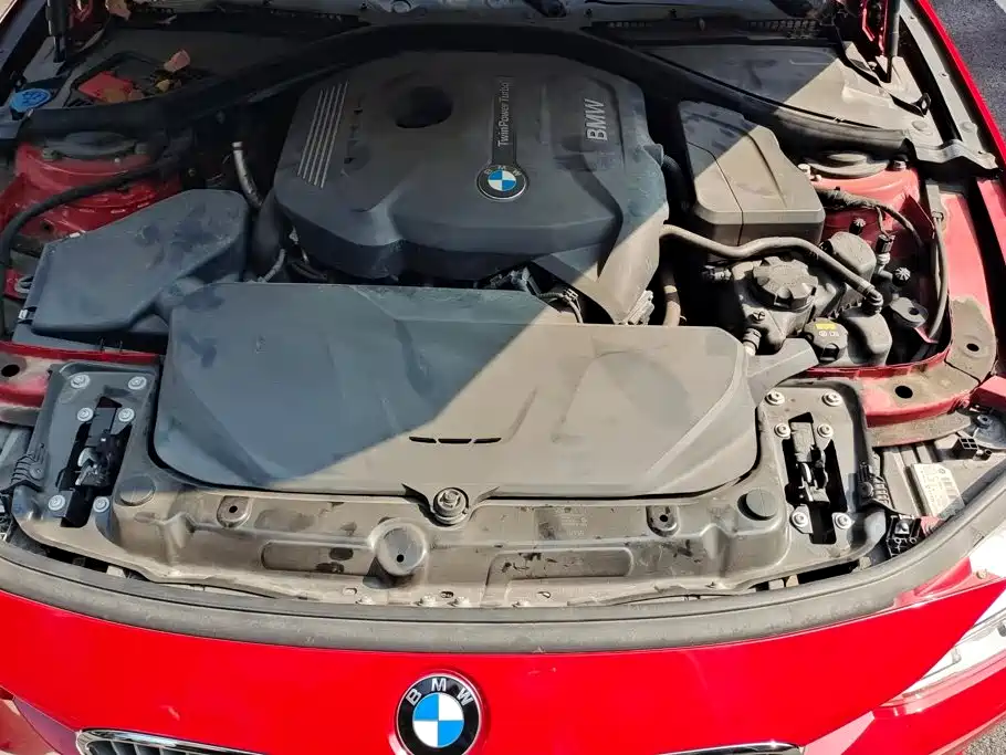 BMW 3 Series 2018 — фото 10