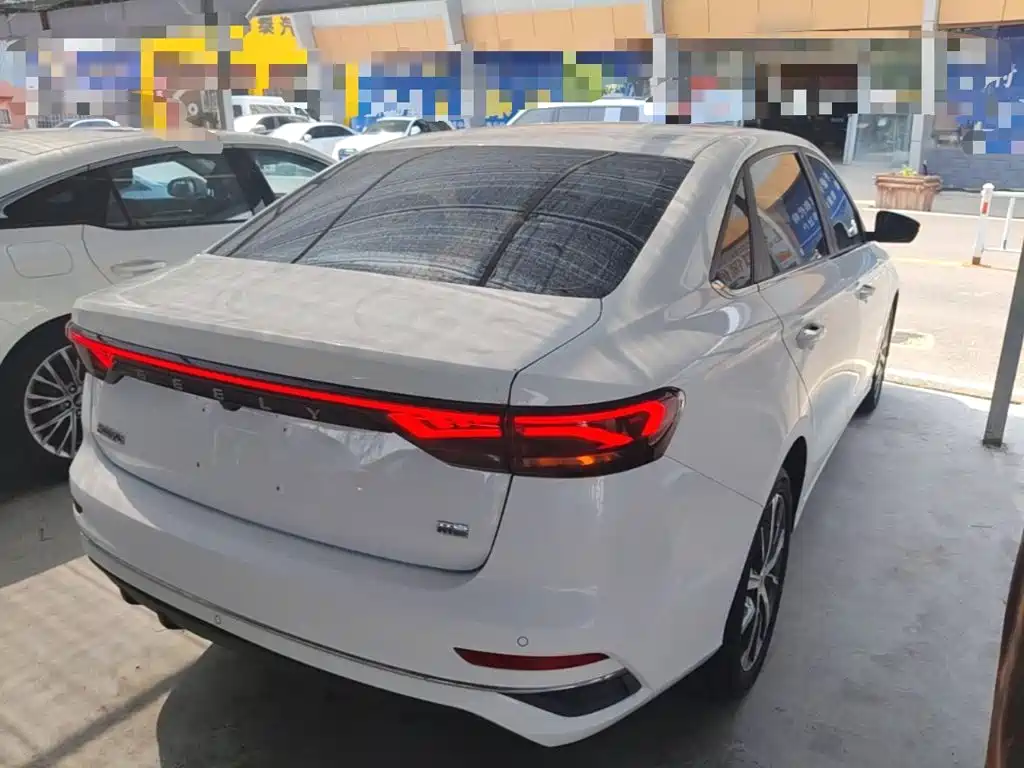 Geely Emgrand 2023