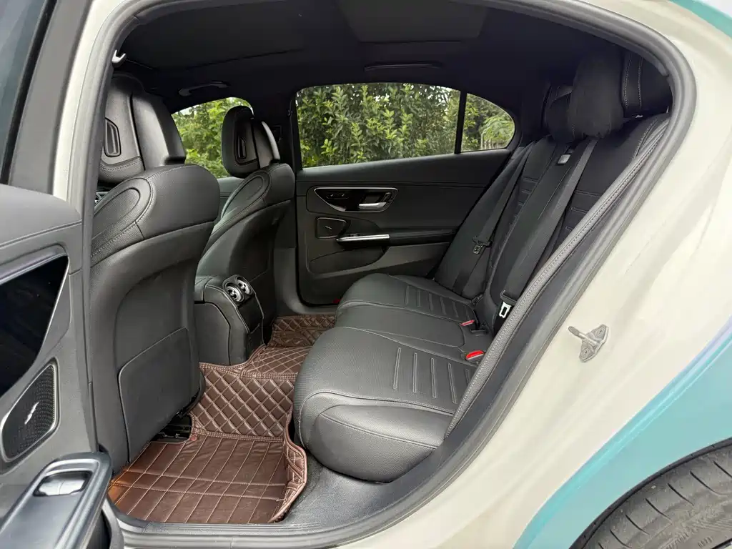Mercedes-Benz C-Class 2023