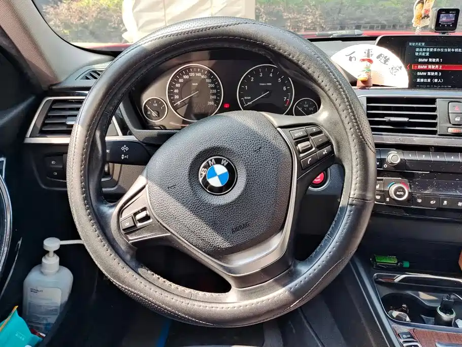 BMW 3 Series 2018 — фото 15
