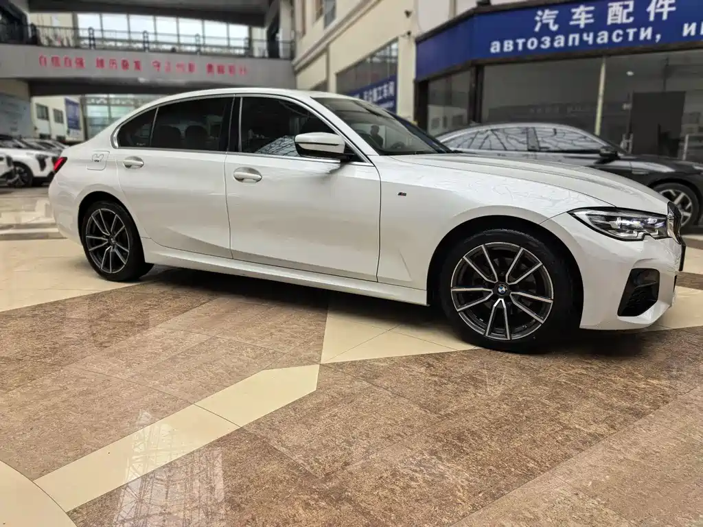 BMW 3 Series 2022