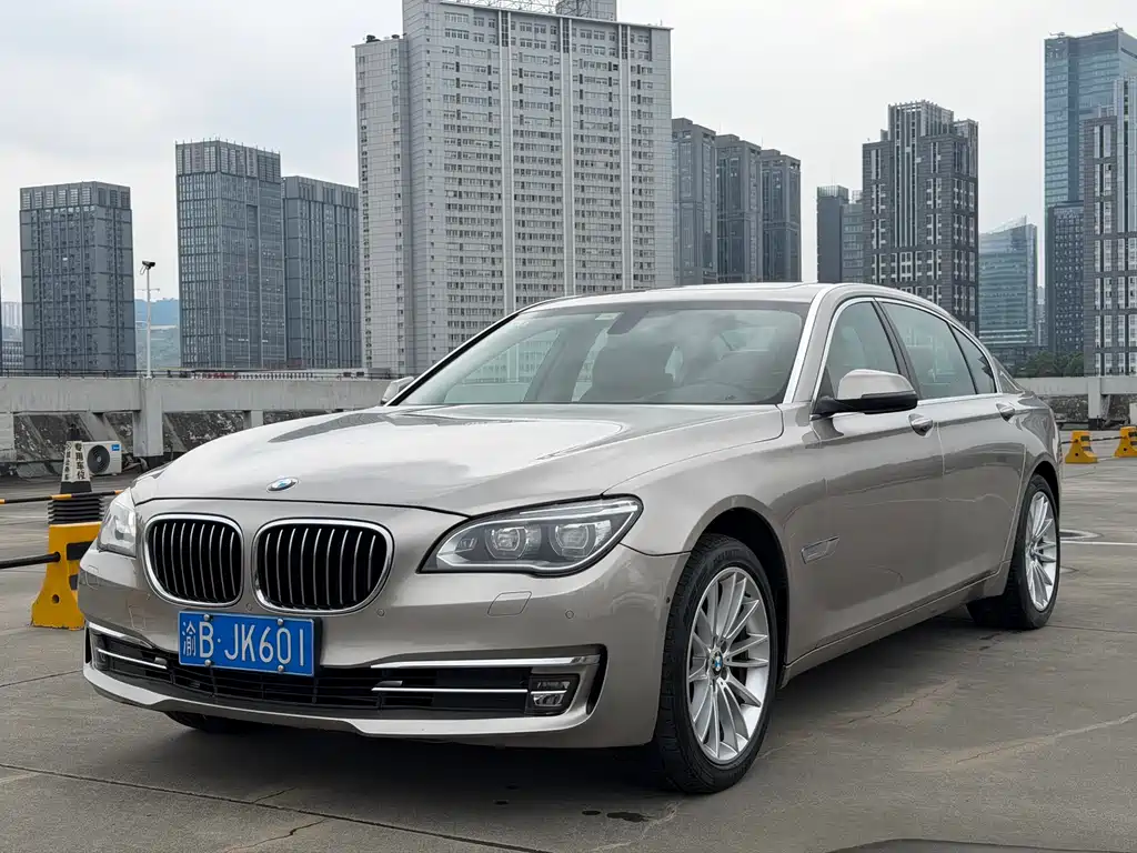 BMW 7 Series 2015 — фото 1