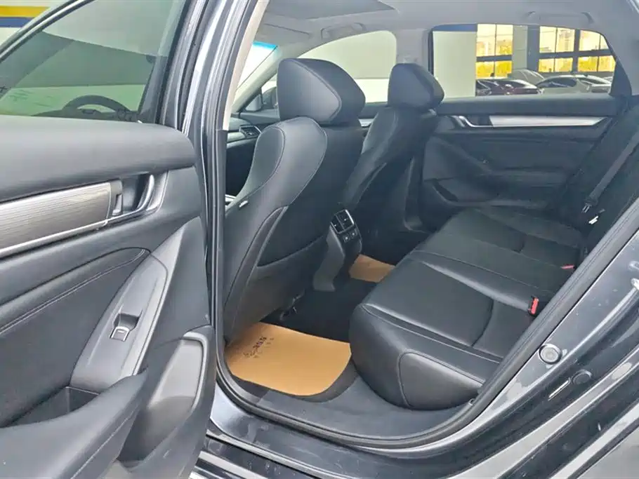 Honda Accord 2023 — фото 11