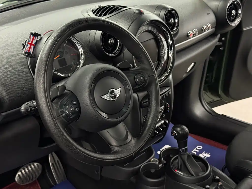 MINI Countryman 2016 — фото 15