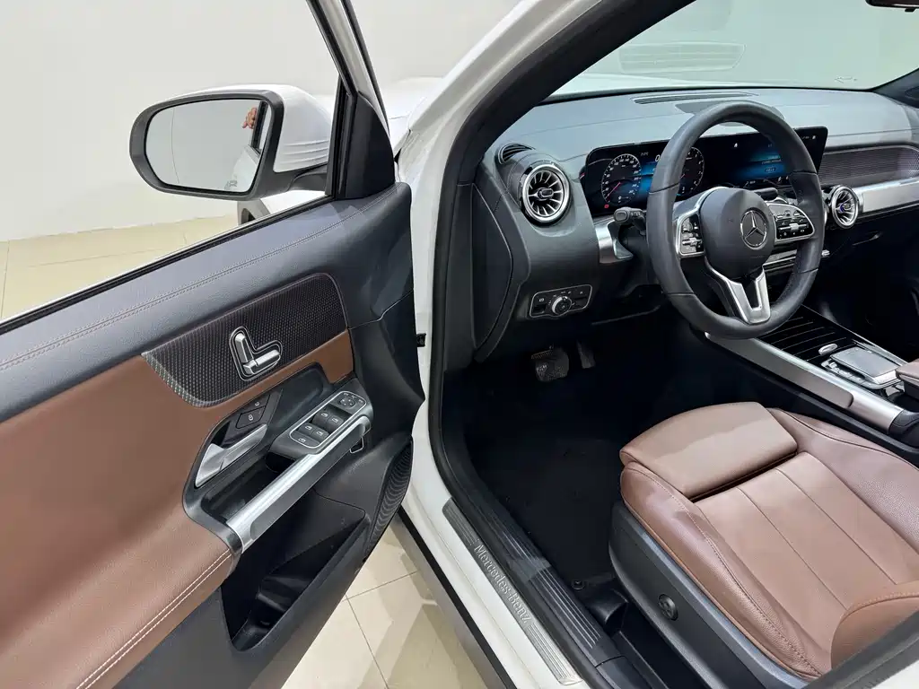 Mercedes-Benz GLB 2023 — фото 13