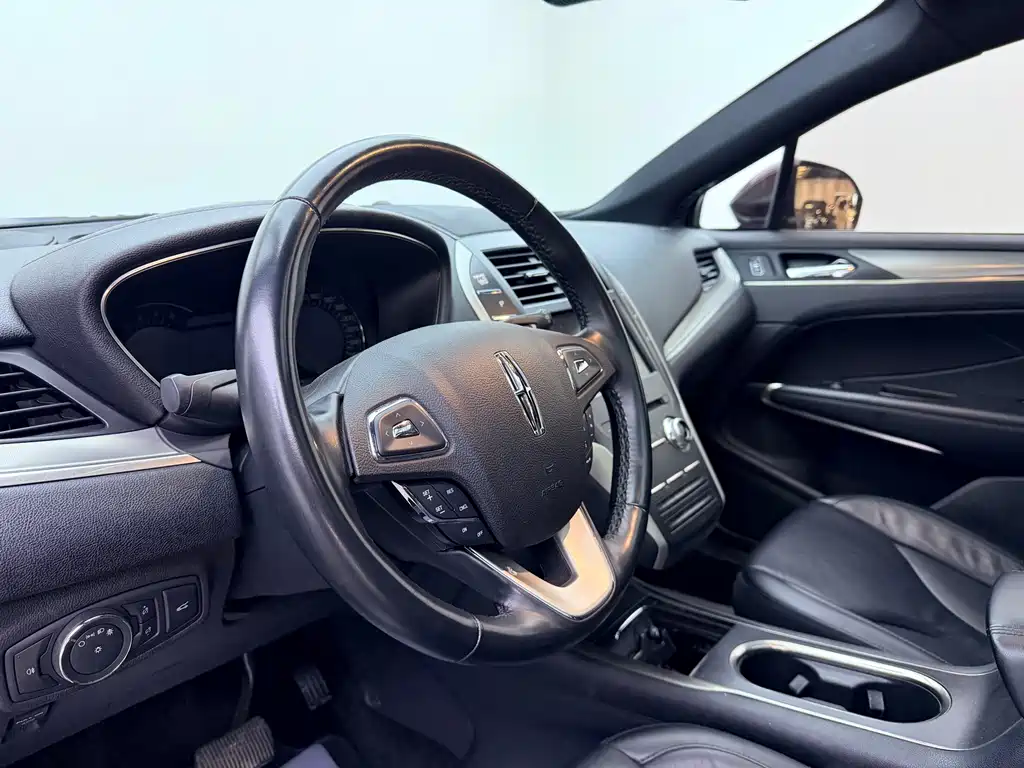 Lincoln MKC 2018 — фото 10