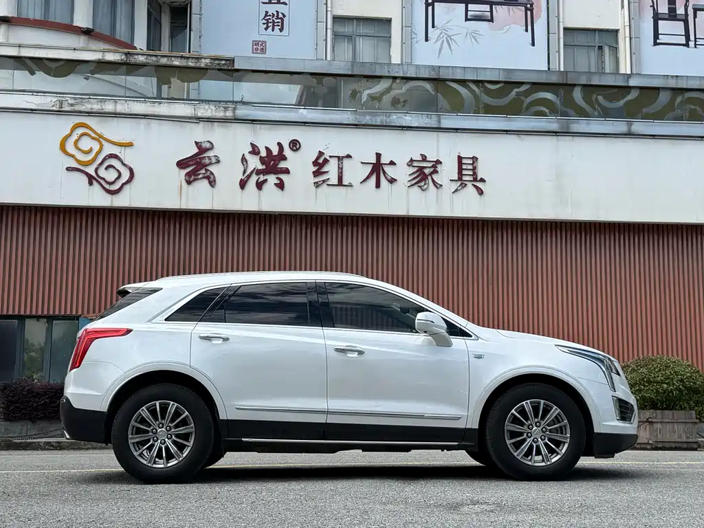 Cadillac XT5 2017 — фото 8