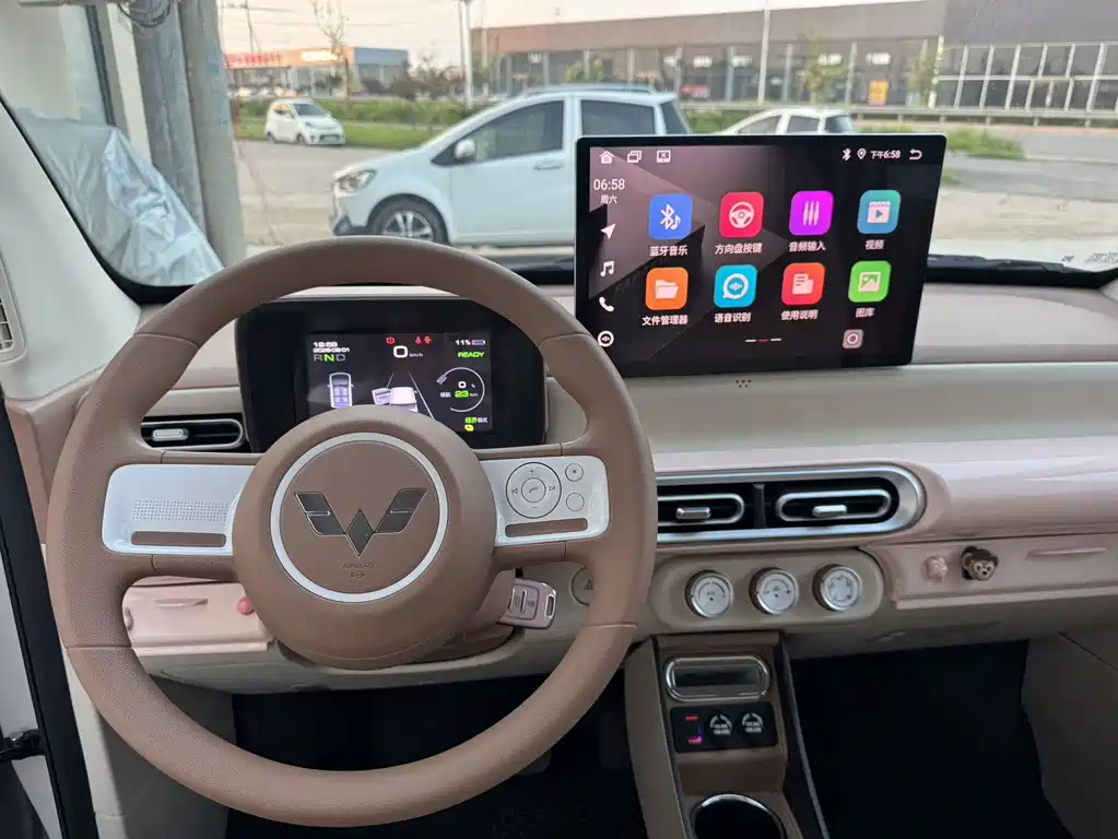 Wuling Hongguang MINIEV 2025