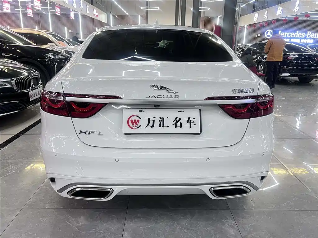 Jaguar XFL 2025 — фото 10