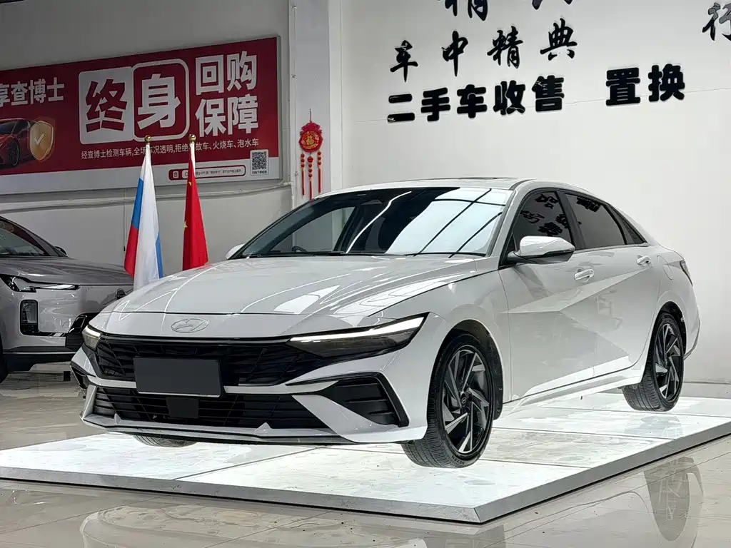 Hyundai Elantra 2023