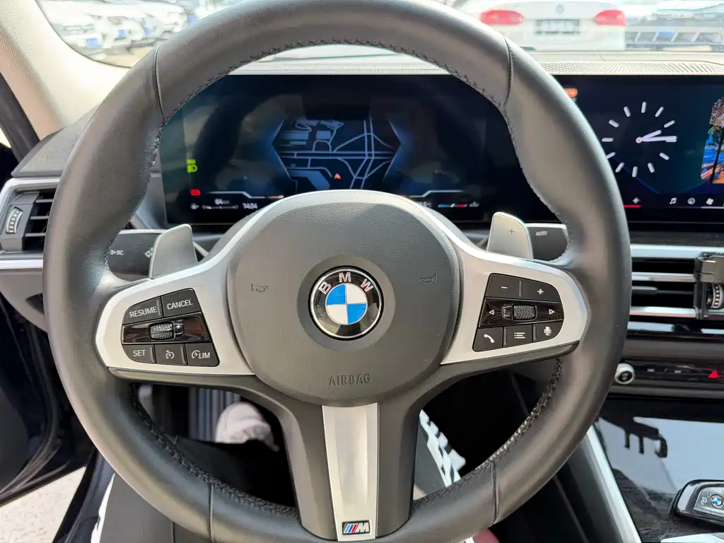 BMW 3 Series 2024 — фото 14