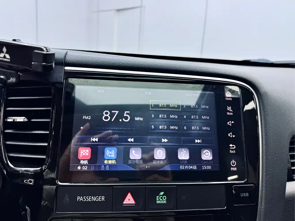 Mitsubishi Outlander 2018 — фото 12