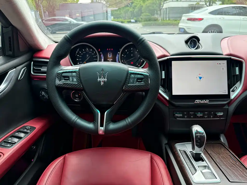 Maserati Ghibli 2015 — фото 21