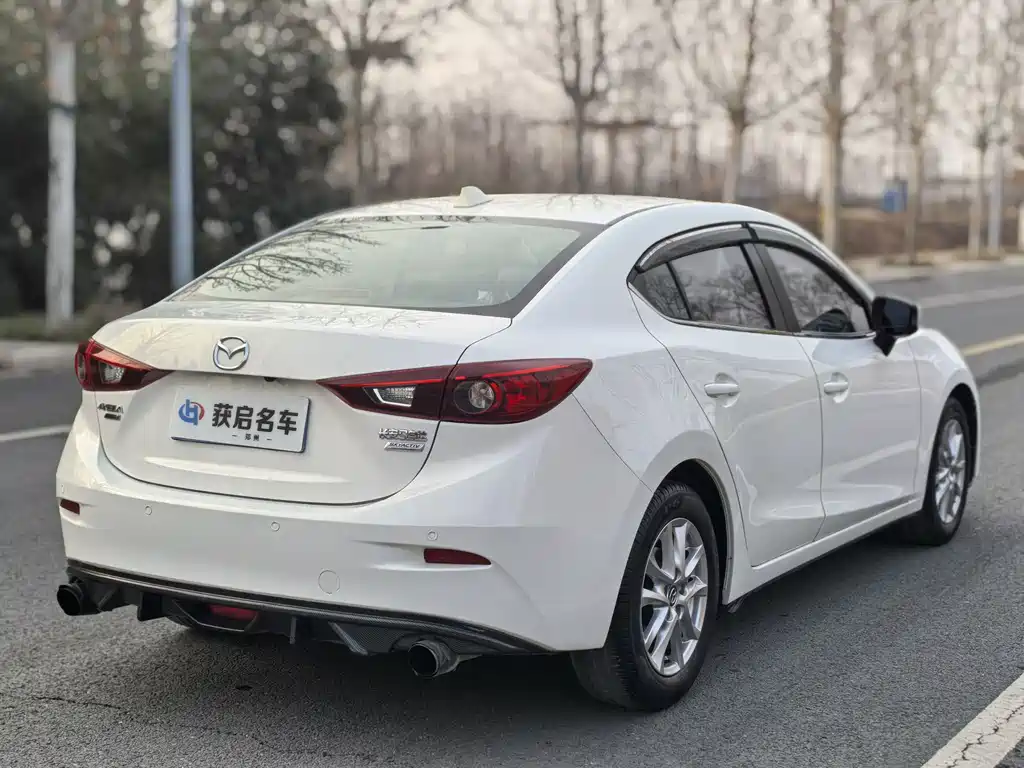 Mazda 3 Axela 2016 — фото 10