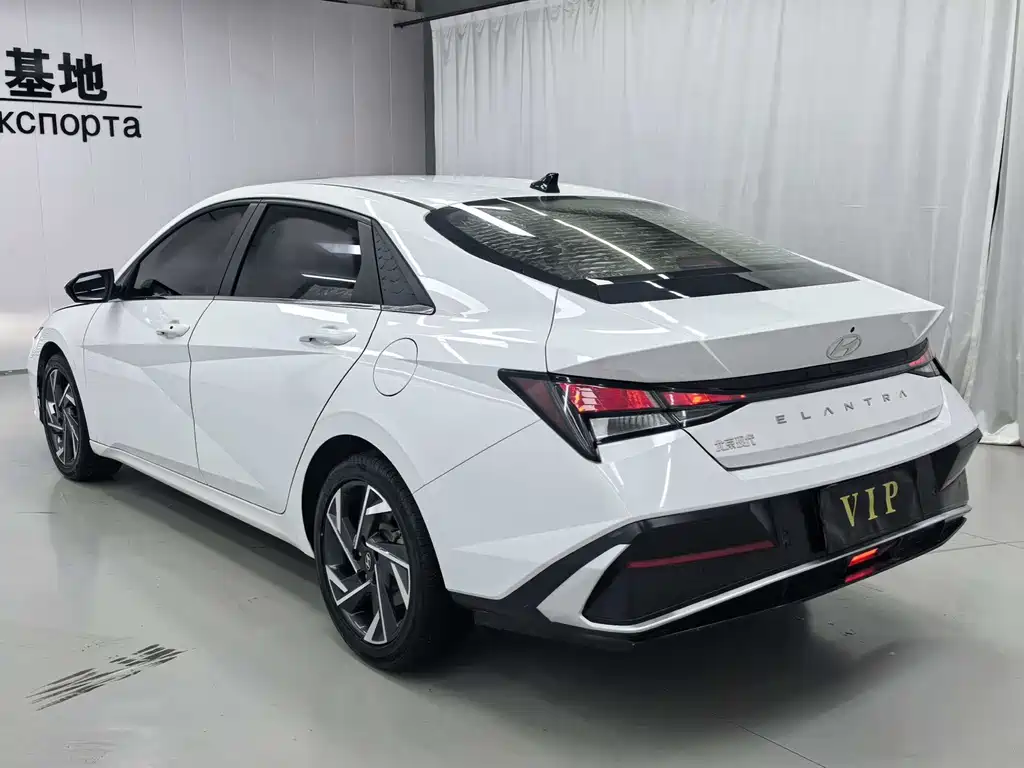Hyundai Elantra 2023