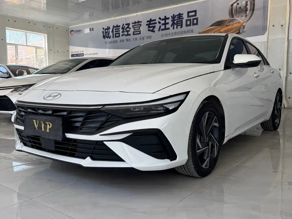 Hyundai Elantra 2023 — фото 3