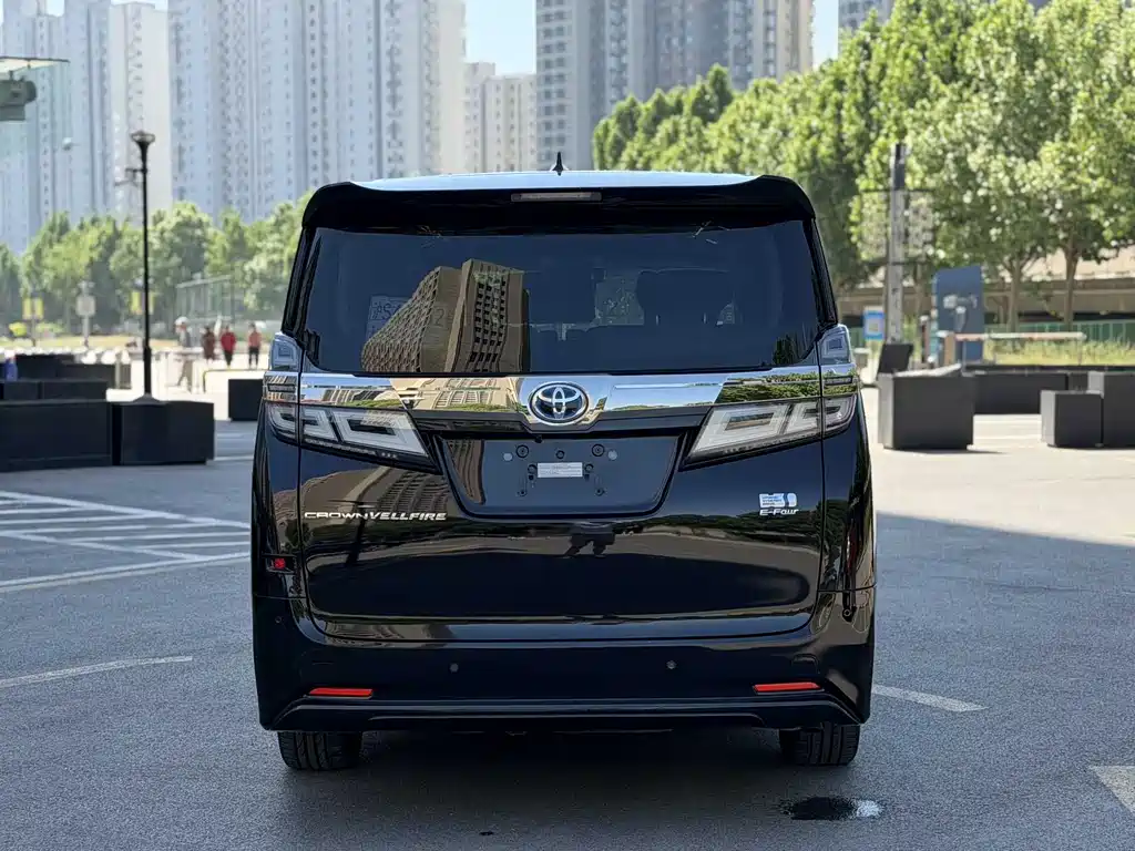 Toyota Vellfire 2022 — фото 17