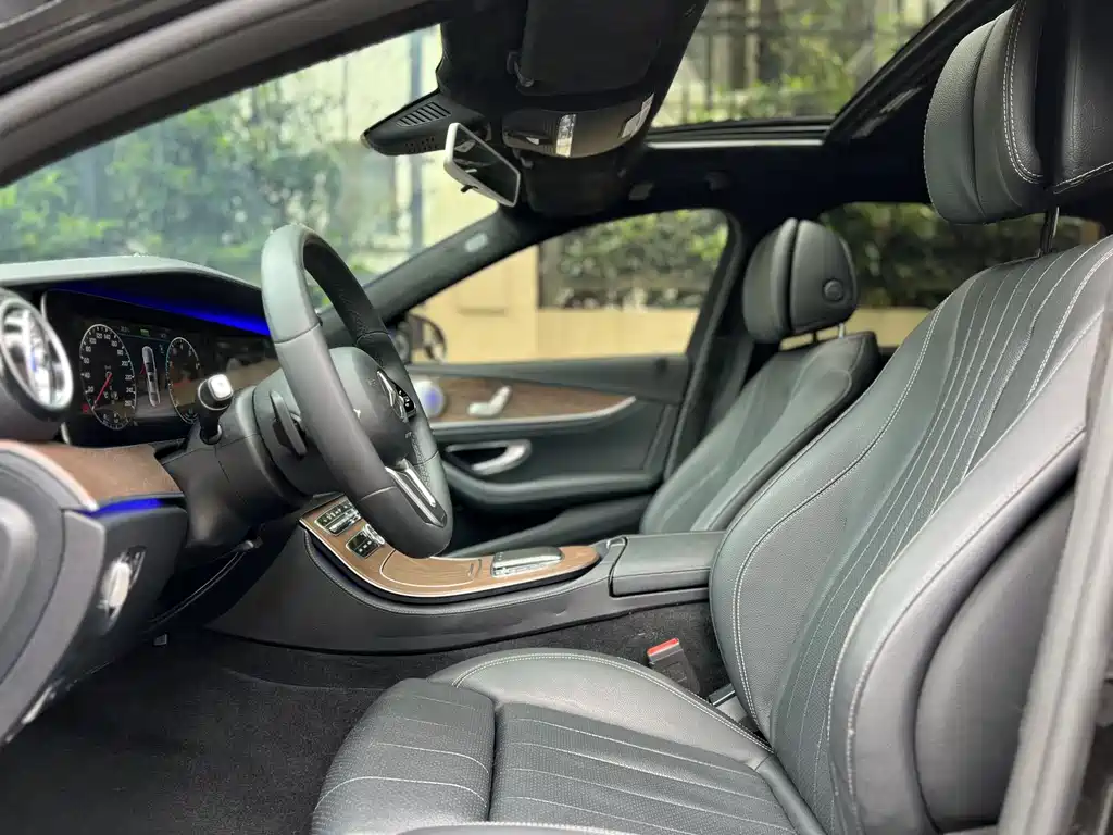 Mercedes-Benz E-Class 2019 — фото 9