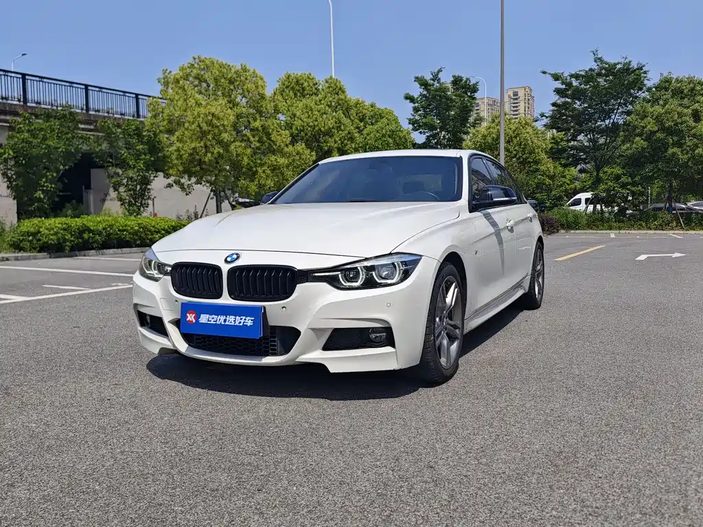 BMW 3 Series 2018 — фото 1