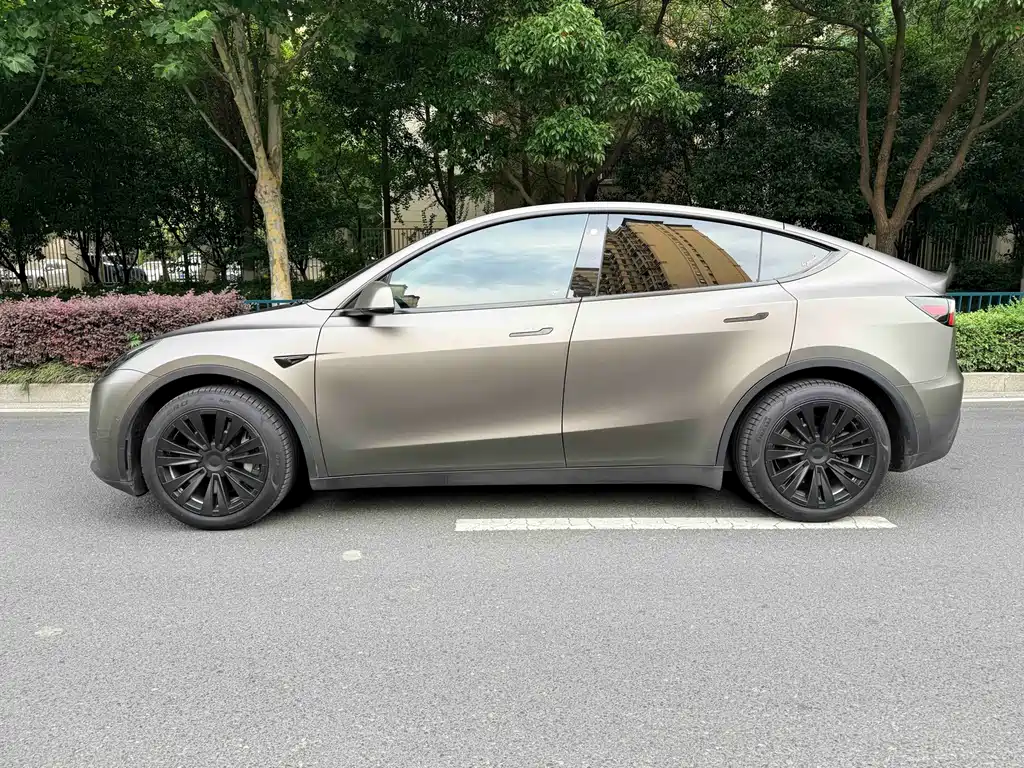 Tesla Model Y 2022 — фото 4