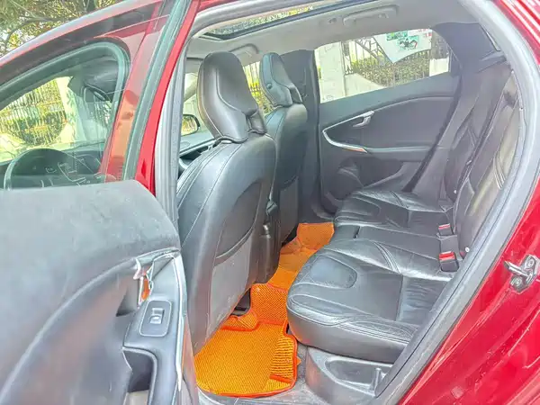 Volvo V40 2013