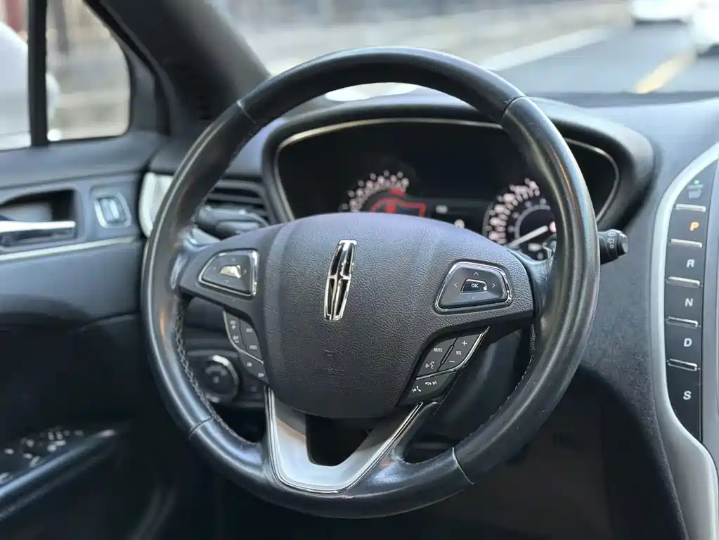 Lincoln MKC 2017 — фото 10
