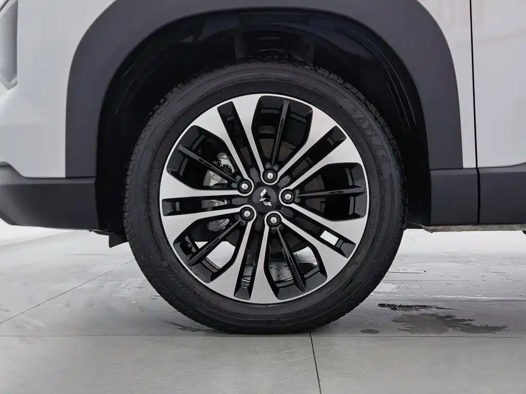 Wuling Starlight 560 New Energy 2025 — фото 17