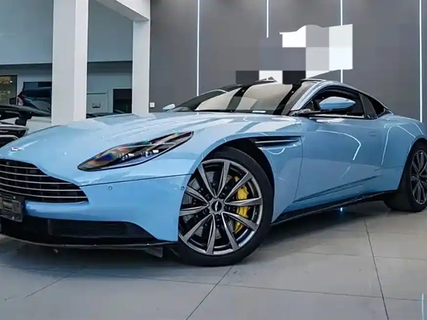 Aston Martin DB11 2020 — фото 1