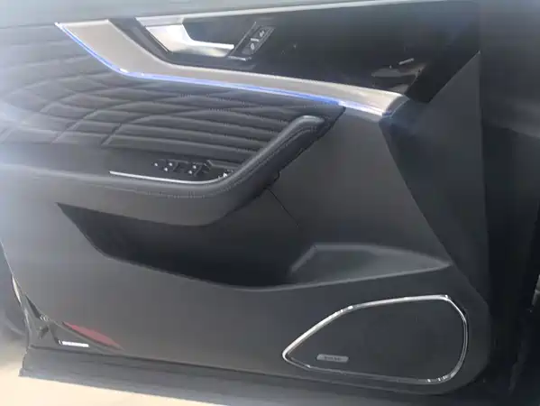 Hongqi HS5 2022