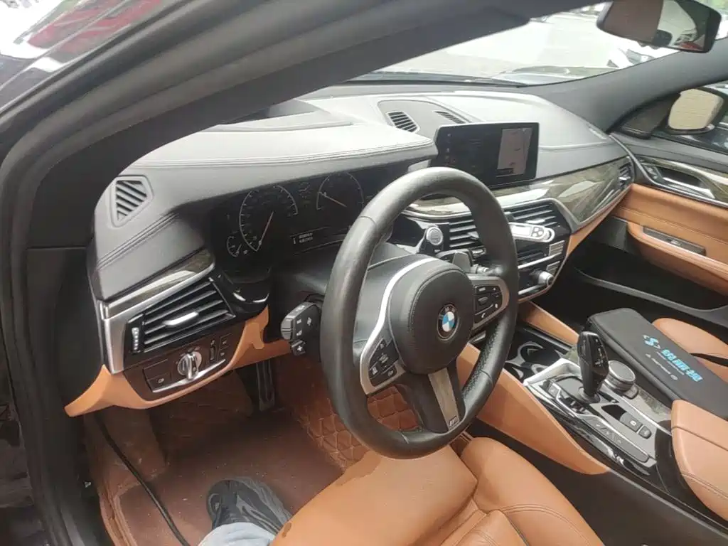 BMW 6 Series GT 2019 — фото 10