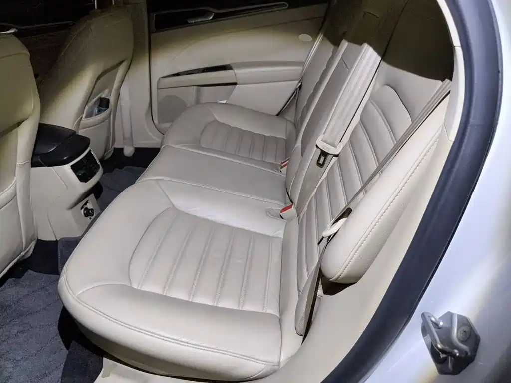 Ford Mondeo 2014 — фото 15