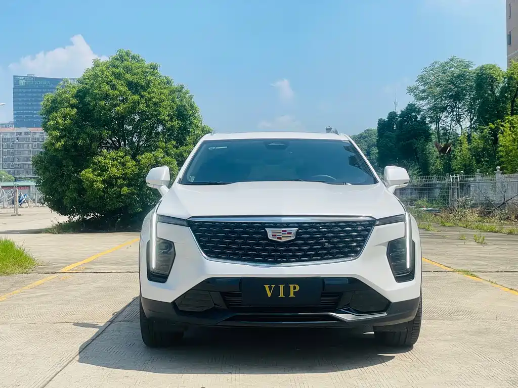 Cadillac XT4 2025 — фото 2