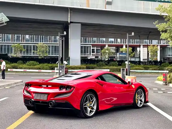 Ferrari F8 2020