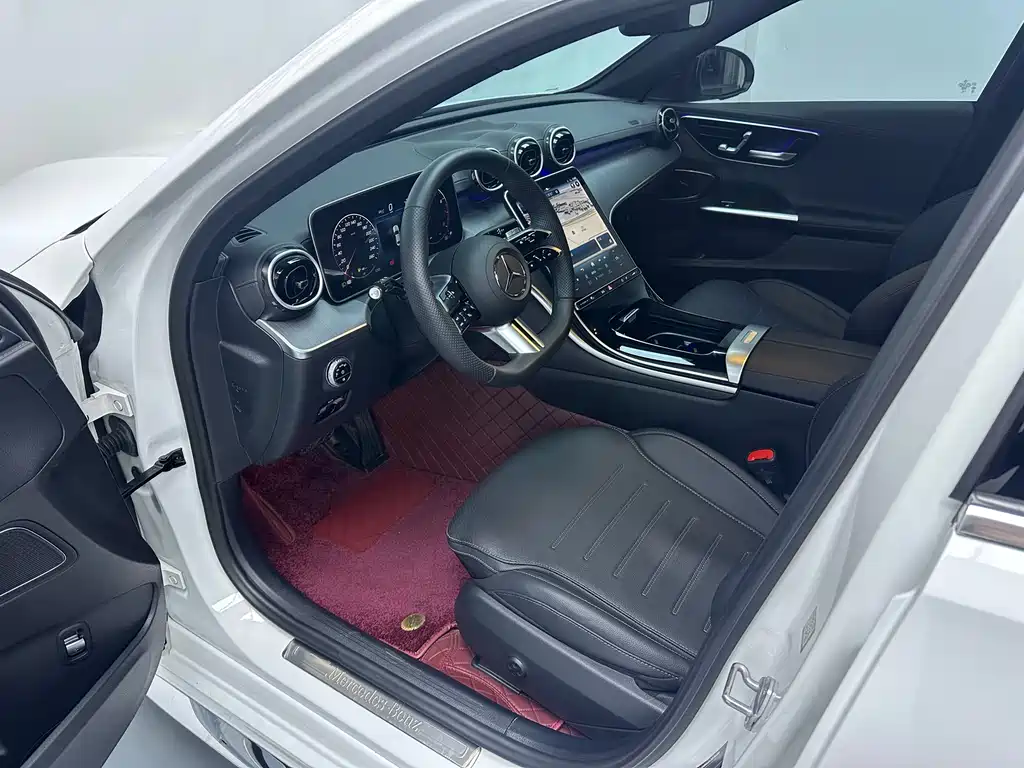 Mercedes-Benz C-Class 2024