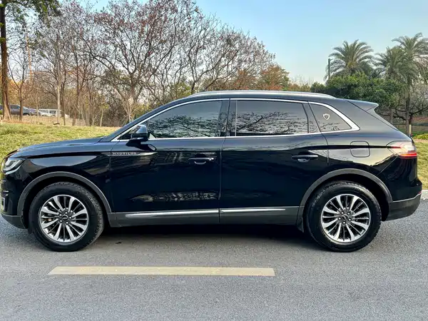 Lincoln Nautilus 2019