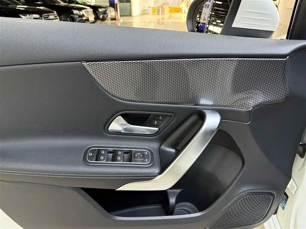 Mercedes-Benz A-Class 2020 — фото 14