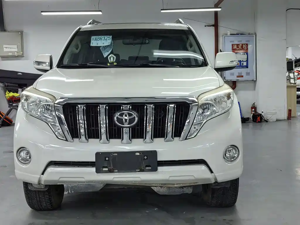 Toyota Prado 2016 — фото 2
